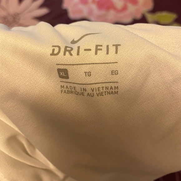 Nike athletic shorts - Picture 3 of 3